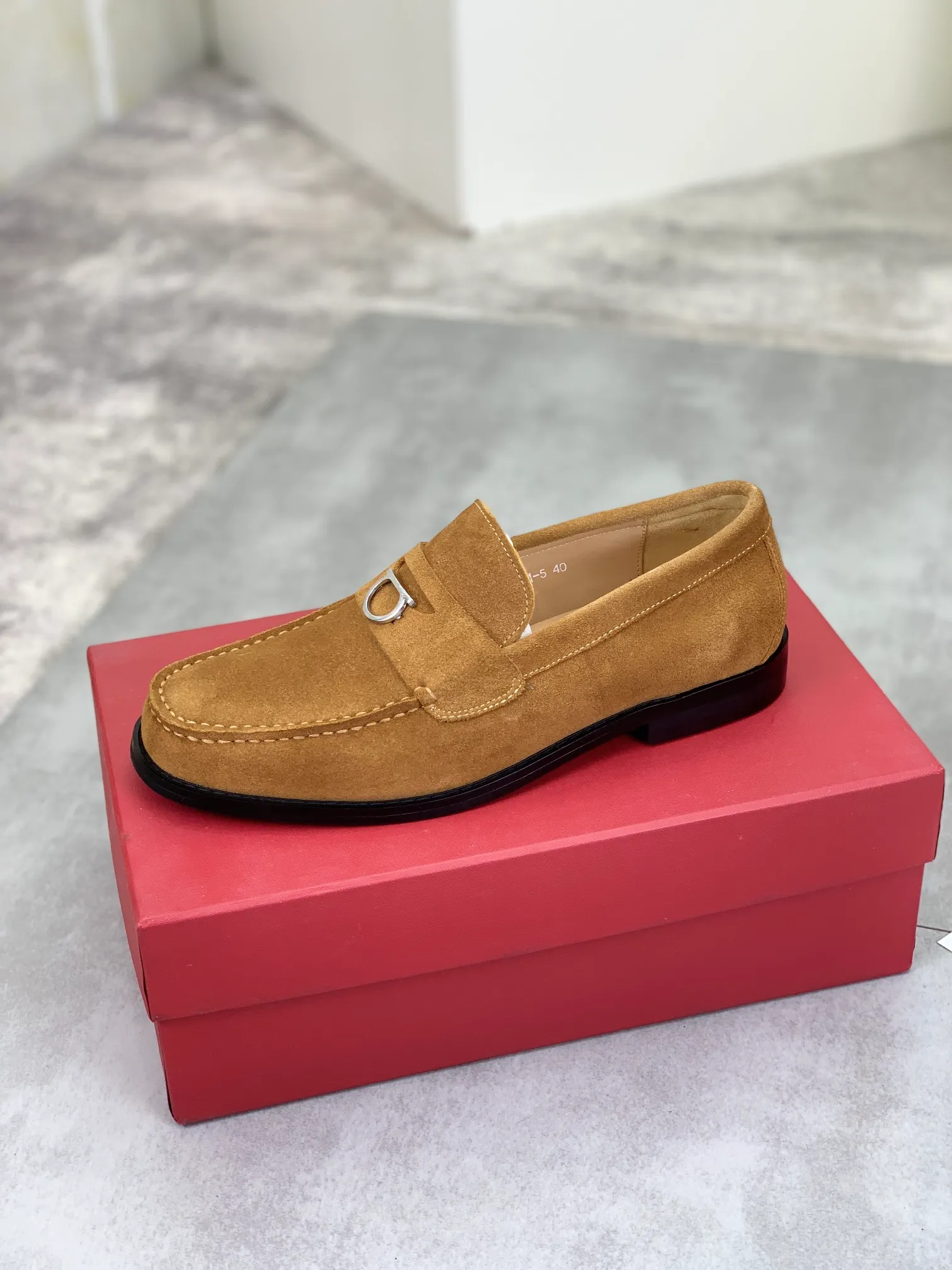 Men's Men's Shoes 💰P460💰[New Style] Water-dyed Niuli 🆘[Salvatore Ferragamo] Ferragamo's latest casual business leather shoes for men! Available at counters simultaneously! The fabric is made of specially imported original calfskin, the lining is made of imported water-dyed cowhide, and the original combination outsole is absolutely luxurious and leads the fashion trend. Matching code: 38-45; black or blue optional